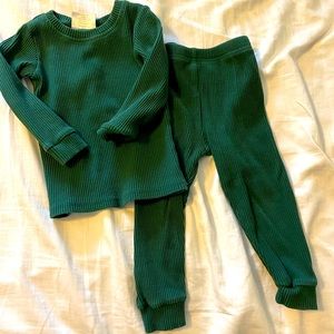 Mebie Baby size 2 toddler hunter green ribbed jammies